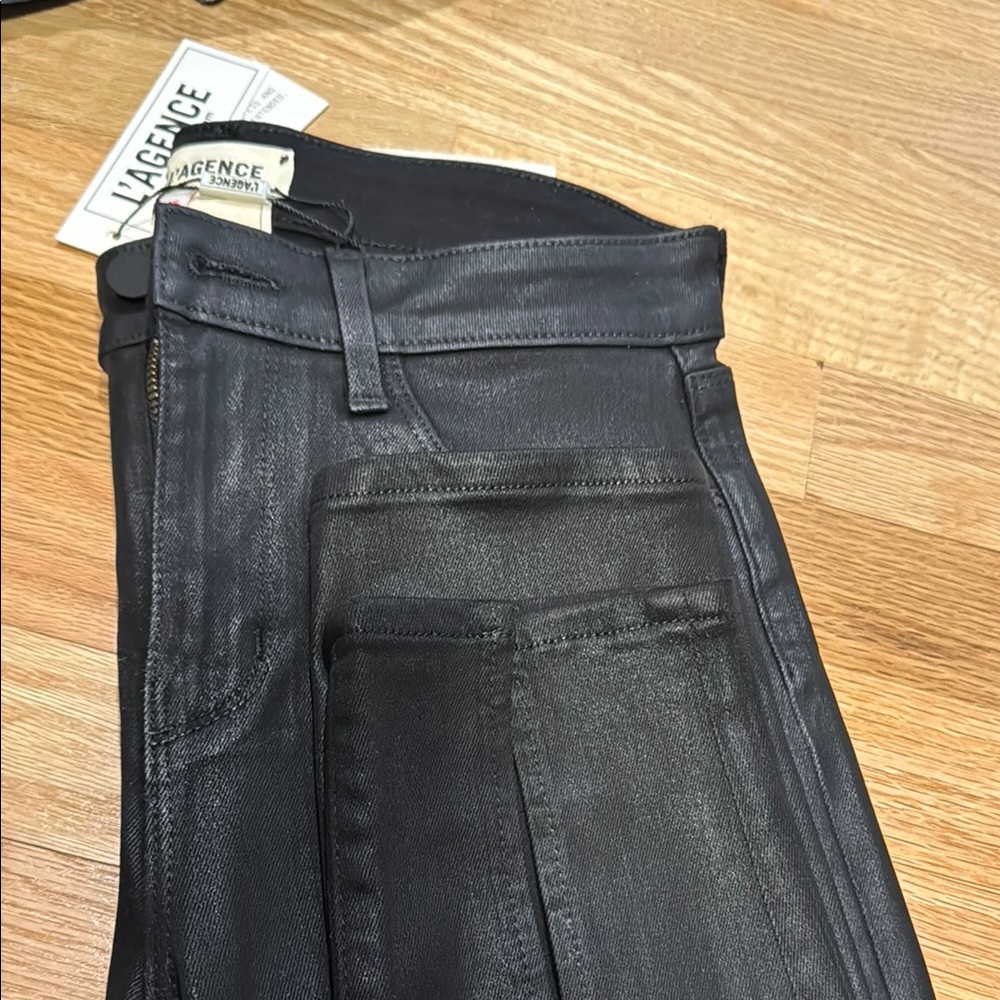 L'AGENCE Black Ankle Cropped Jeans with Sleek Finish